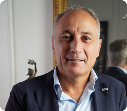 DR Thierry Manos